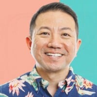 Headshot Aaron Vallely